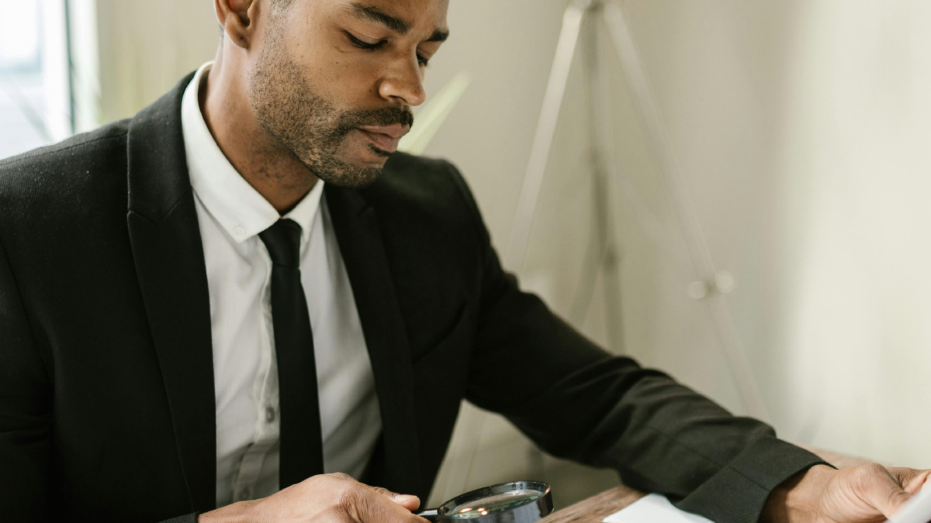 Screening company using AI agents to recover overdue invoices and reactivate dormant clients